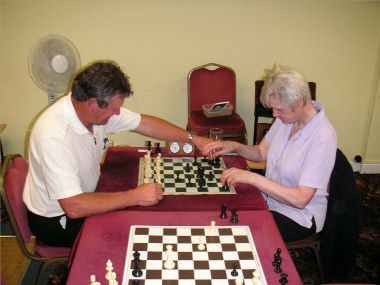 Ron Evans draws against Maureen